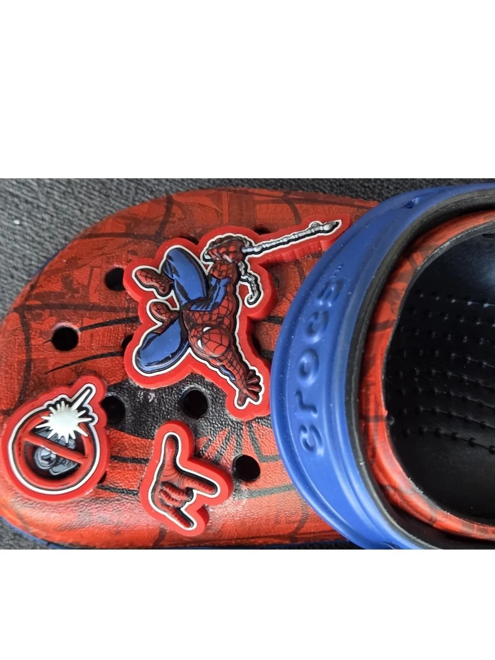 Marvel Spider-Man Crocs Clogs Toddler Size 6 with 3D Charms Deadpool Spider-Man
